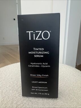 TiZO Tinted Moisturizing Serum - Light-Medium NEW